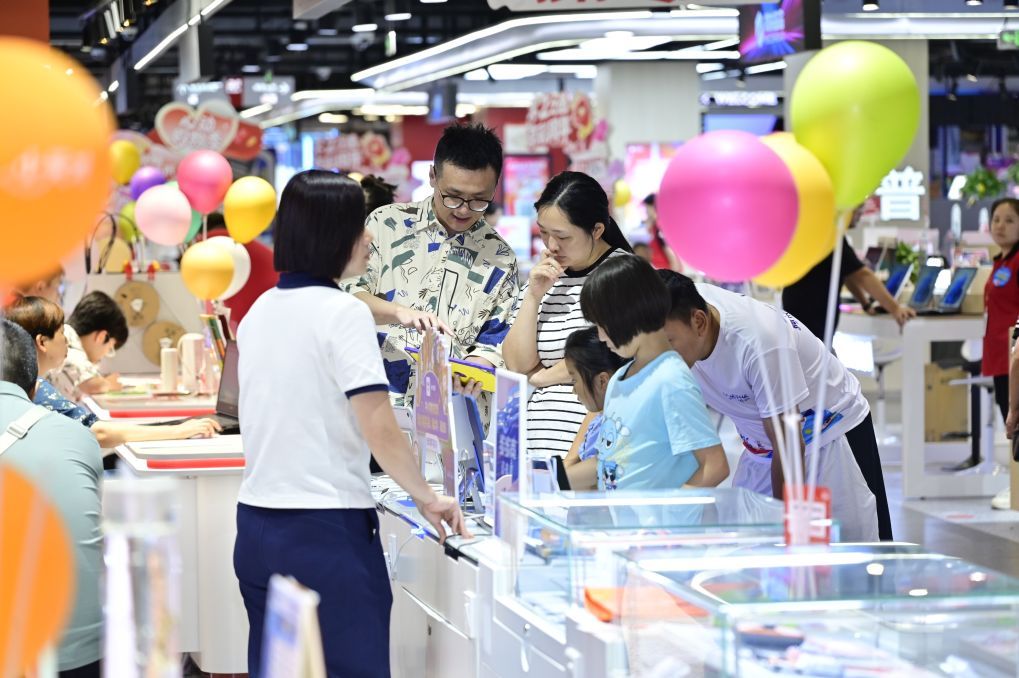 小胖又在指导樊振东