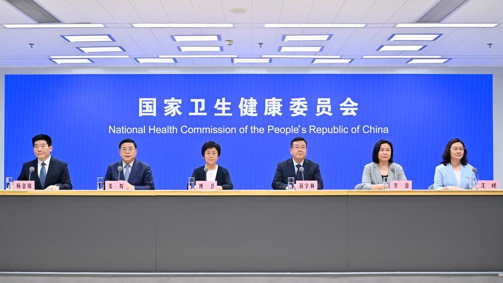 向太向华强参加萧敬腾婚礼